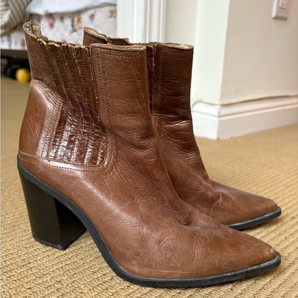 100% leather, brown Zara Chelsea boot
